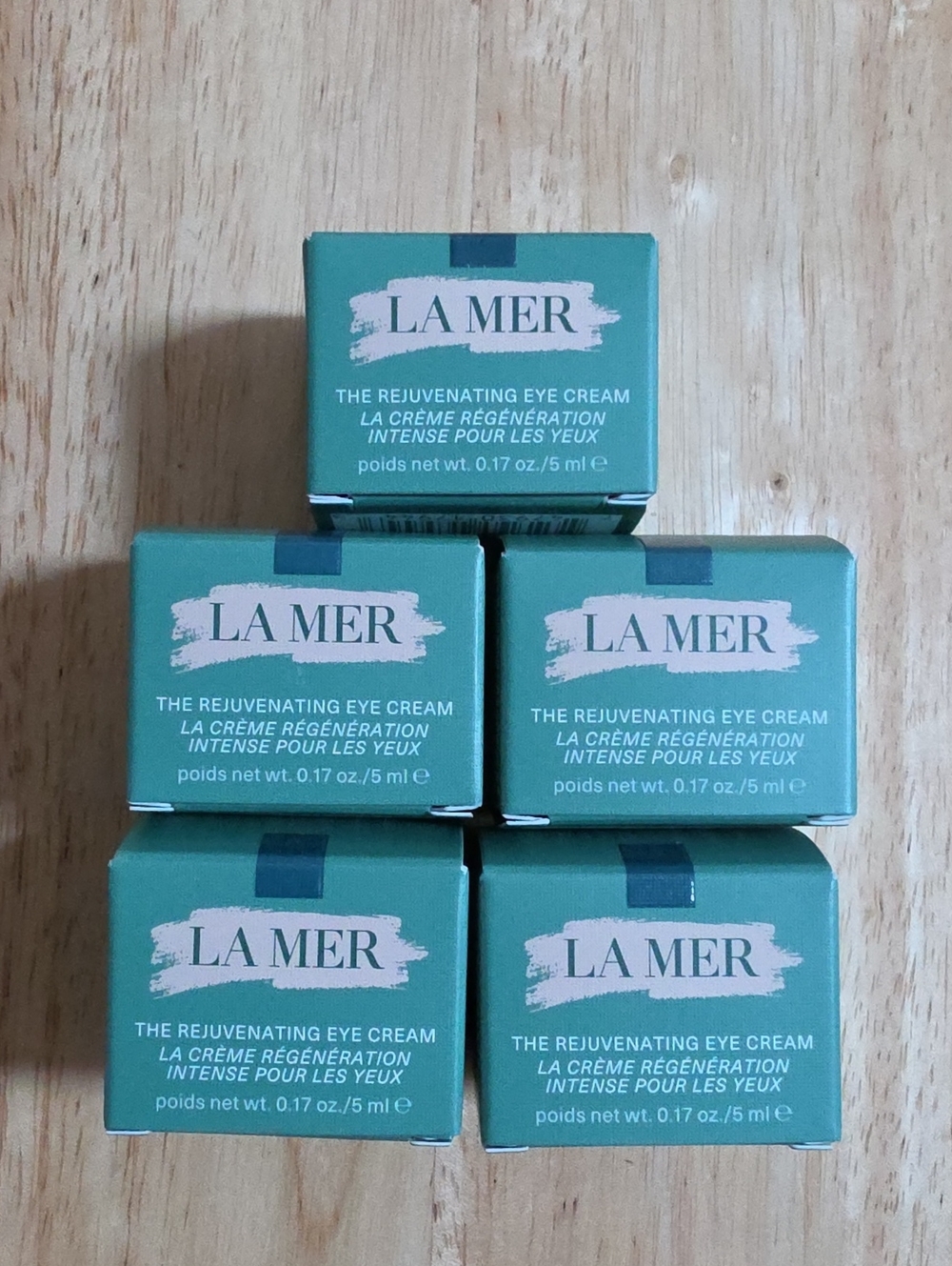 La Mer Rejuvenating Eye Cream - Aqua Teal Packaging